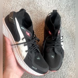 Women puma sneakers used